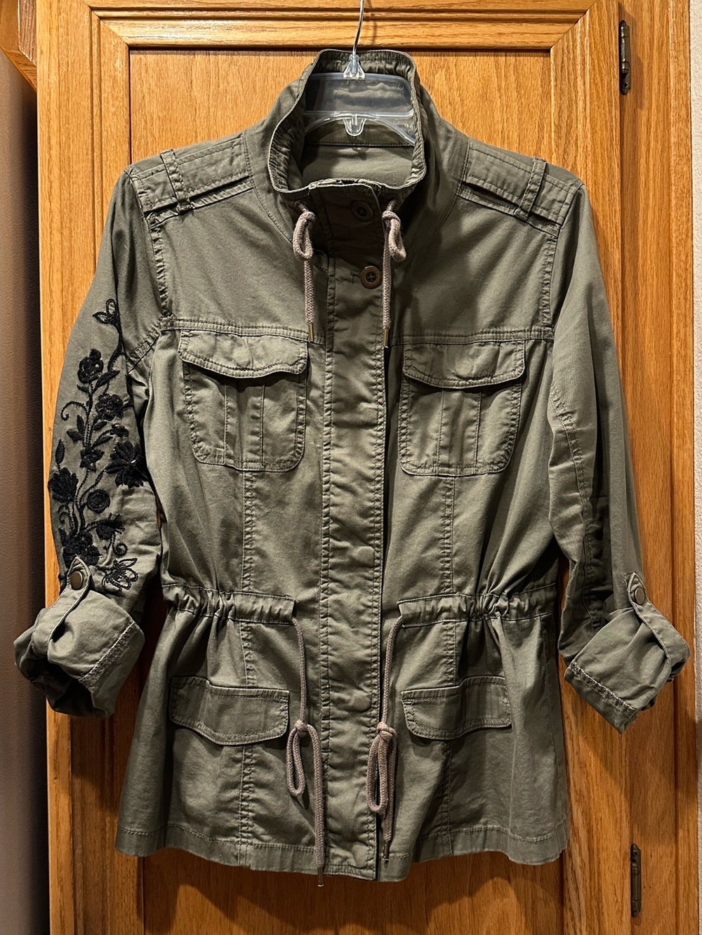 American Rag Olive Green Military Utility Jacket w/ Black Floral Embroidery Sz L